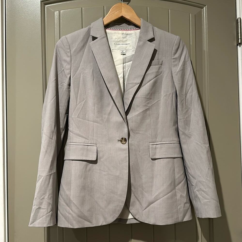 BANANA REPUBLIC Beige Blazer sz 2